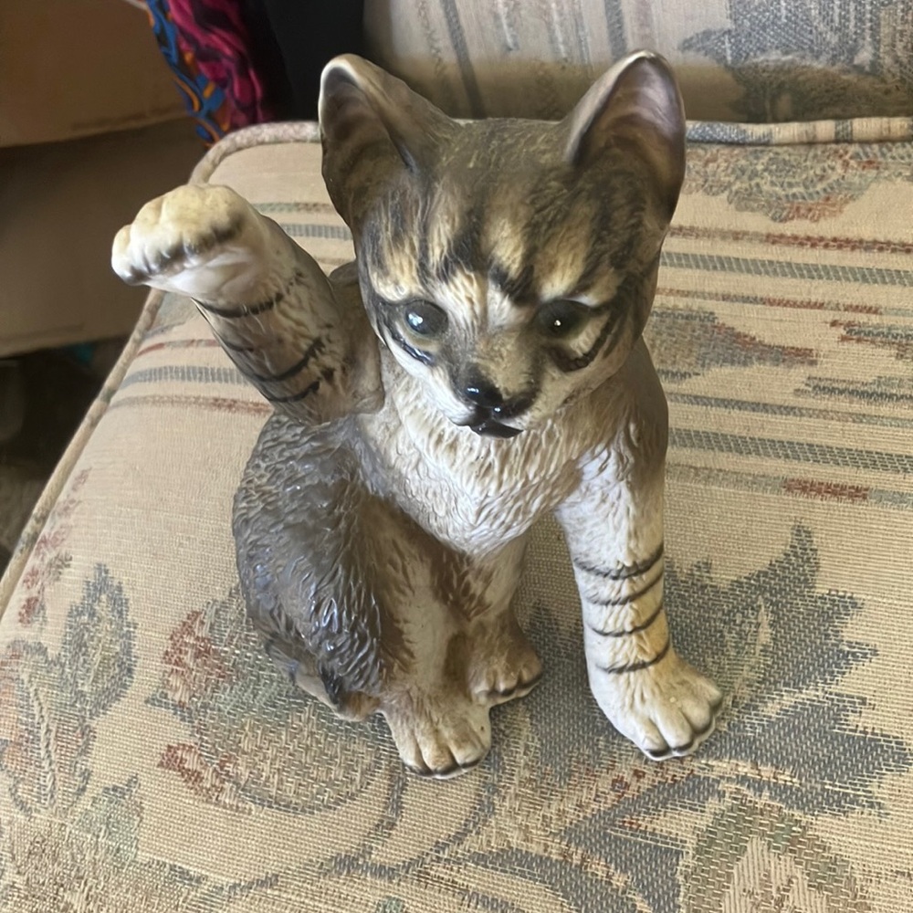 Ceramic kitty cat